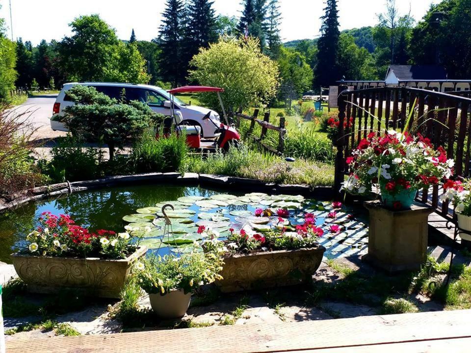Dwight Riverside Inn Екстериор снимка